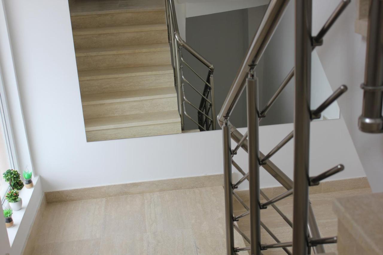 Apartments Kapisoda Τσέτινιε Εξωτερικό φωτογραφία