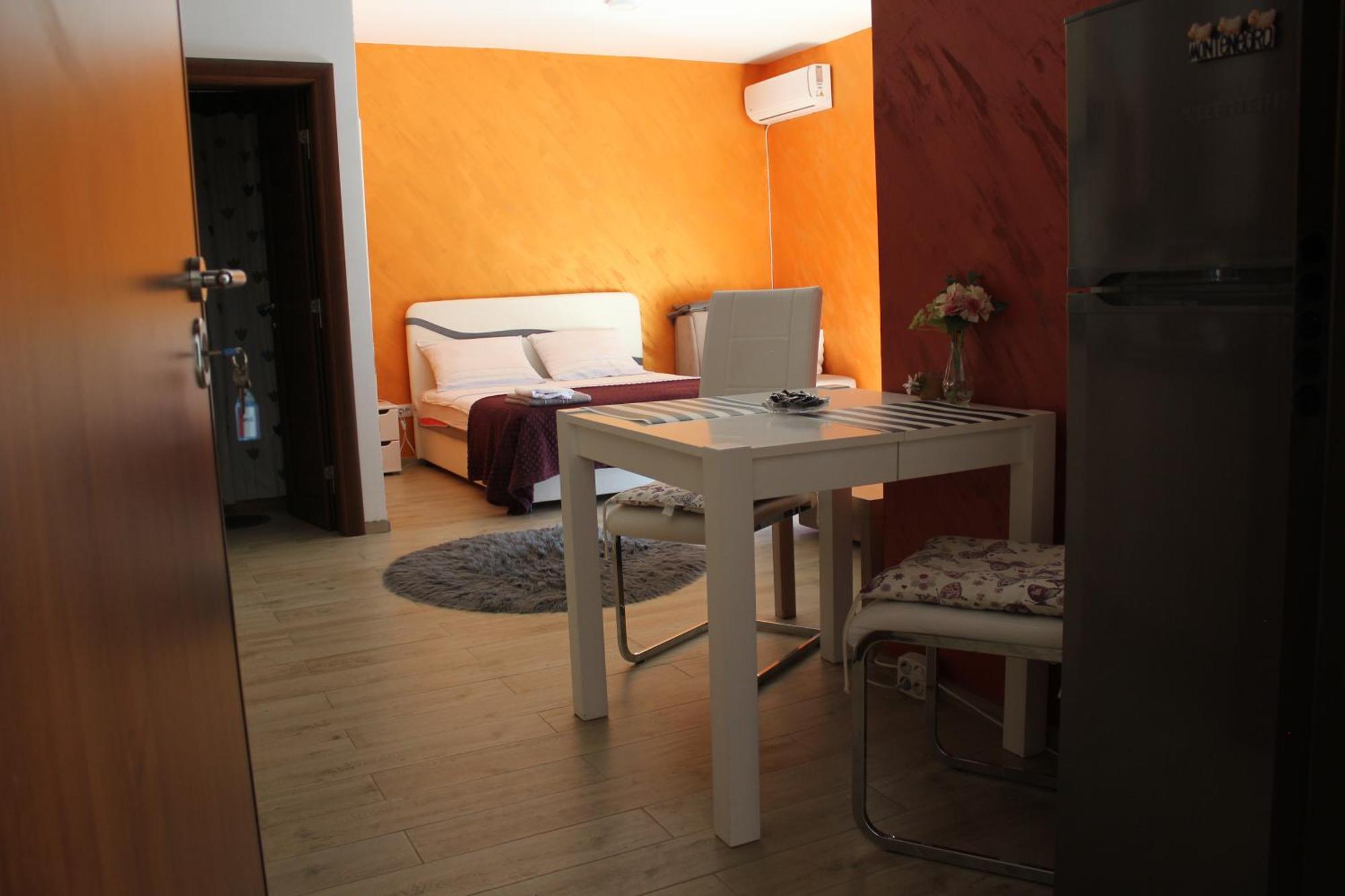 Apartments Kapisoda Τσέτινιε Εξωτερικό φωτογραφία
