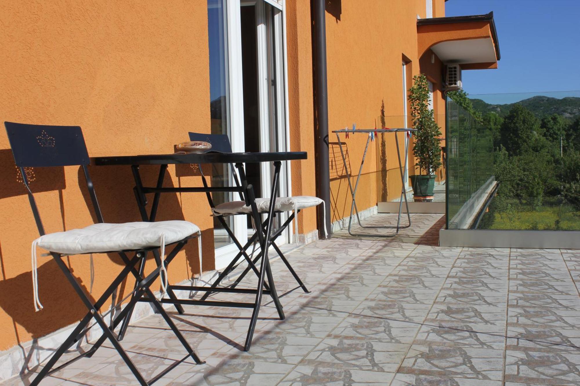 Apartments Kapisoda Τσέτινιε Εξωτερικό φωτογραφία