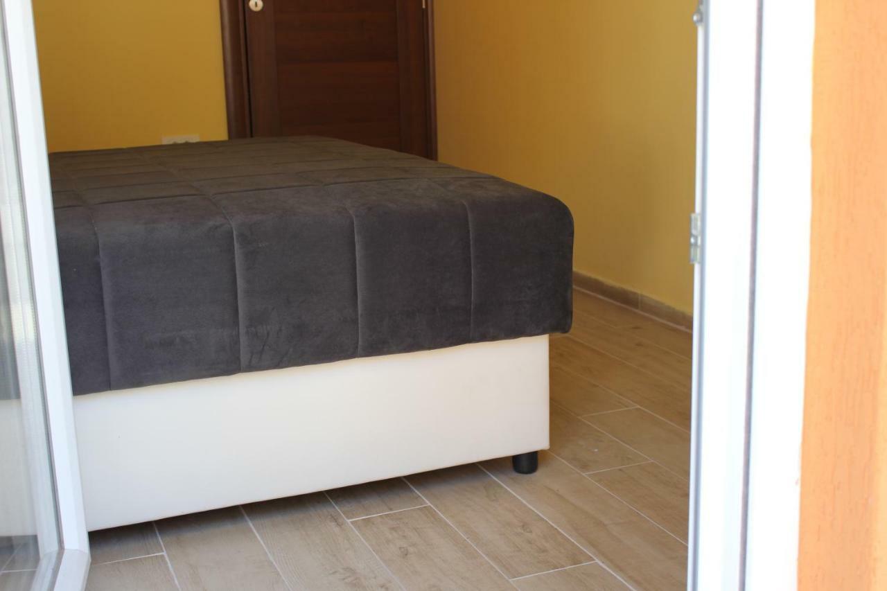 Apartments Kapisoda Τσέτινιε Εξωτερικό φωτογραφία