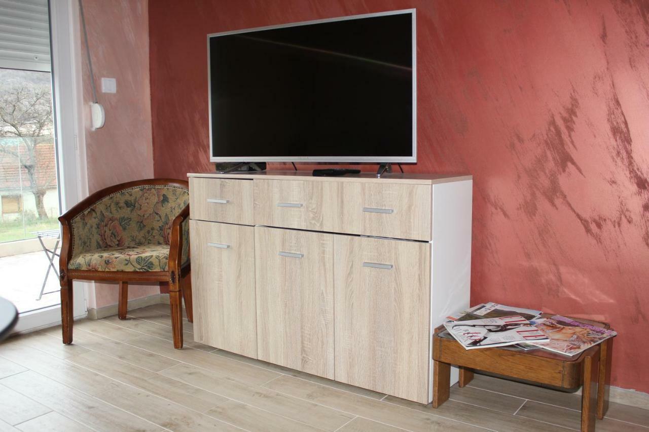 Apartments Kapisoda Τσέτινιε Εξωτερικό φωτογραφία